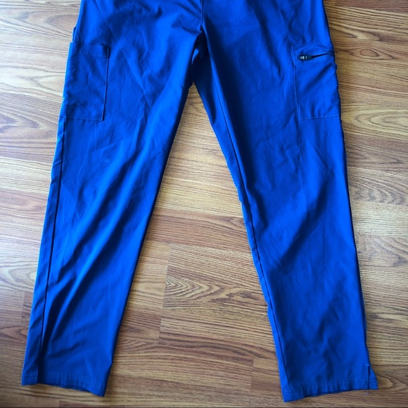 Scrub Set - Picture 4 of 5